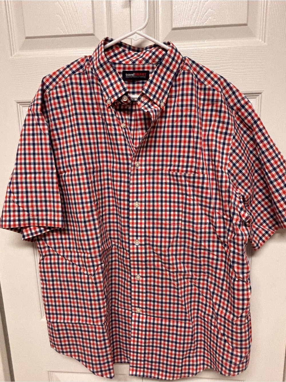 Roundtree & Yorke Short-Sleeve Red and Blue Checked Button-Down Shirt